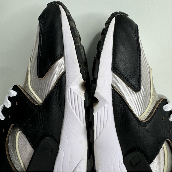 Men’s size 11 Nike air huarache black neutral grey low top sneakers trainers acg - Picture 7 of 11